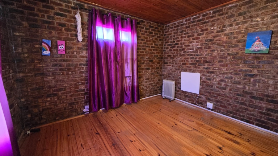 5 Bedroom Property for Sale in Navalsig Free State